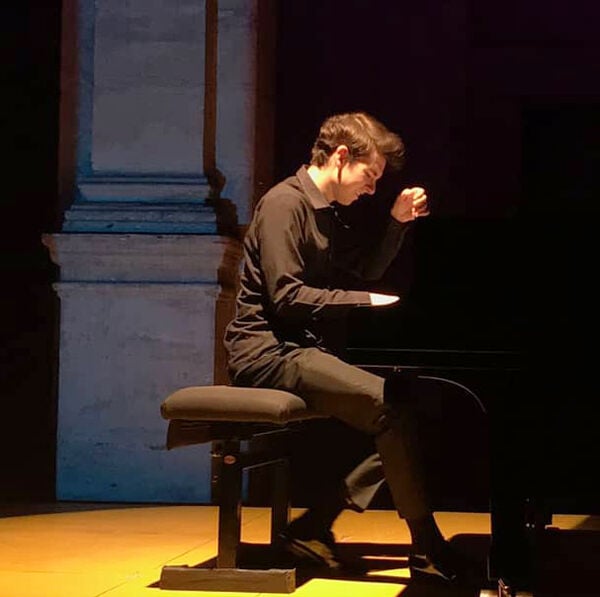 Jonas Aumiller's Einspringen beim internationalen Festival «Pianofortissimo»